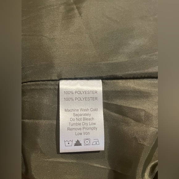 Legendary Whitetails Women’s Toggle Puffer Army Green Quilted Vest Size 1X - Picture 4 of 6